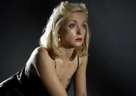 Call the Midwife and Strictly star Helen George comes。